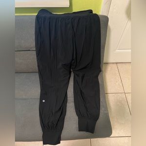 Lululemon joggers black size 10